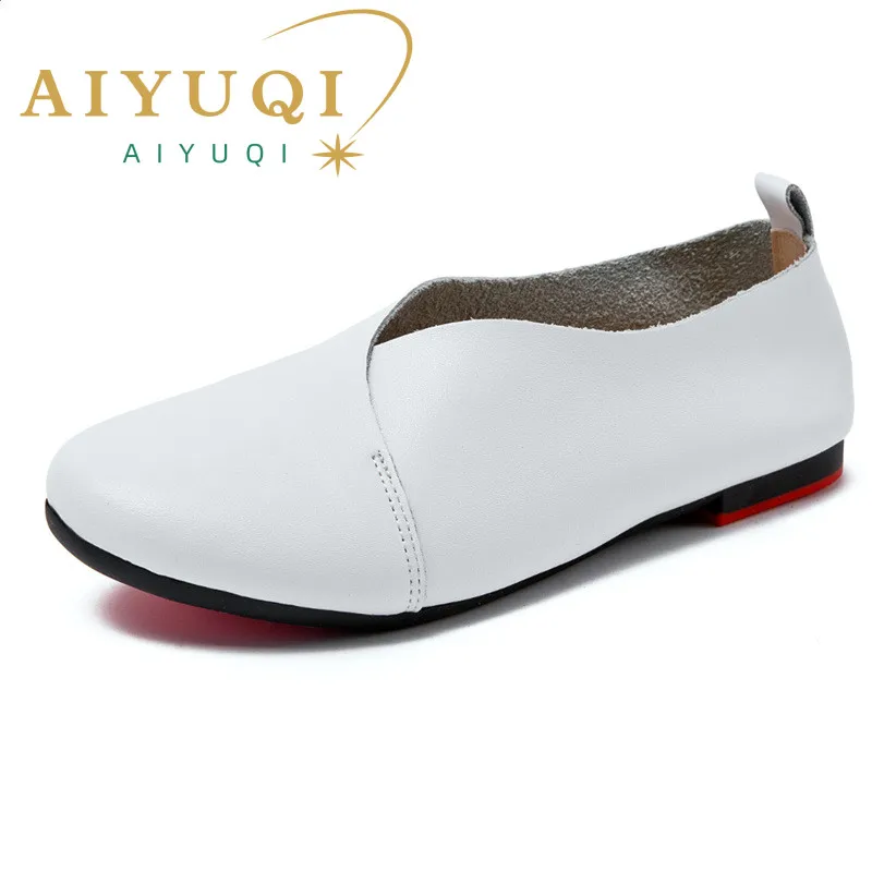 AIYUQI Women flat shoes 2024 genuine leather female peas shoes large size 35-43 casual soft bottom mother single shoes K20