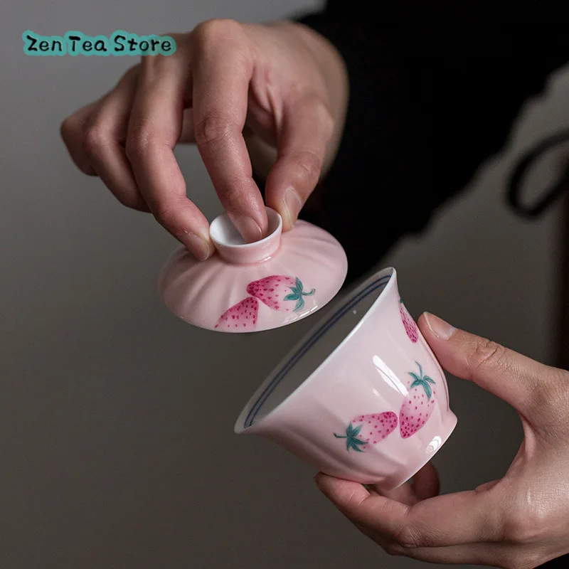 Hand-painted Pink Strawberry Three Cover Bowl Girl Heart Ladies Small Tea Bowl Kung Fu Tea Set Ceramics