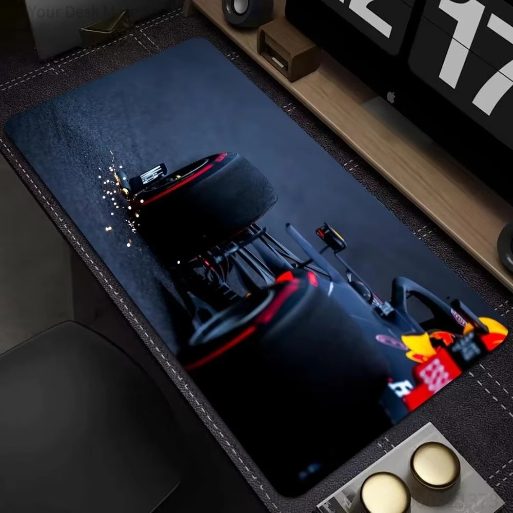mouse-pad-de-corrida-f1-com-efeito-de-faisca-impermeavel-antiderrapante-estilo-veloz-e-moderno-grande-tapete-de-mesa-para-jogos-tema-esportivo