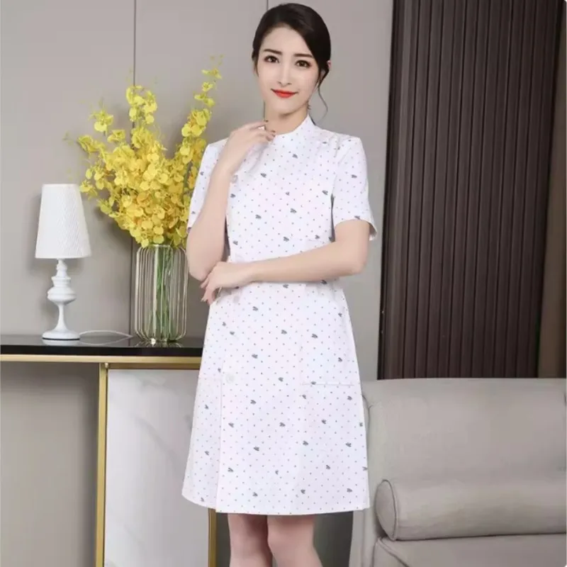 Uniforme de enfermera floral con botonadura parcial para mujer, abrigo blanco, salón de belleza médico, centro de enfermería, ropa de trabajo, trajes de hospital