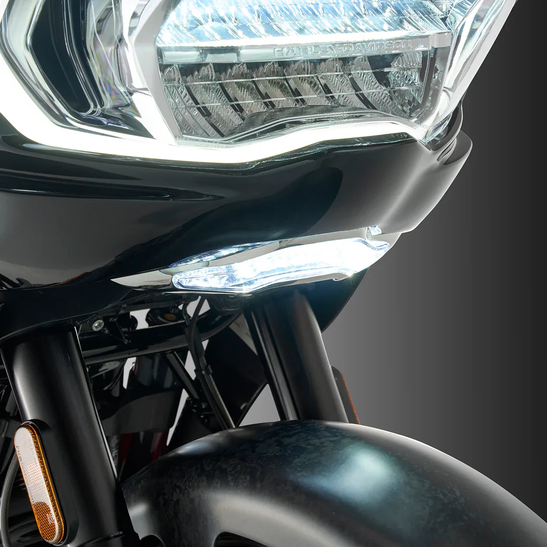 LED Front Lower Fairing Turn Signal Light For Harley CVO Road Glide ST FLTRX Limited Trike Road Glide 3 Motor Indicator Lamp