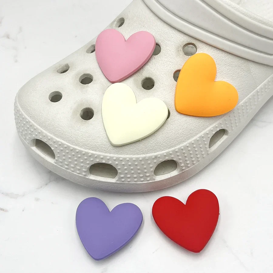 1Pcs Colorful Love Shape Shoe Charms Accessories Garden Shoes Buckle Upper Decorations Clogs Pins Badge Unisex Fun Gifts