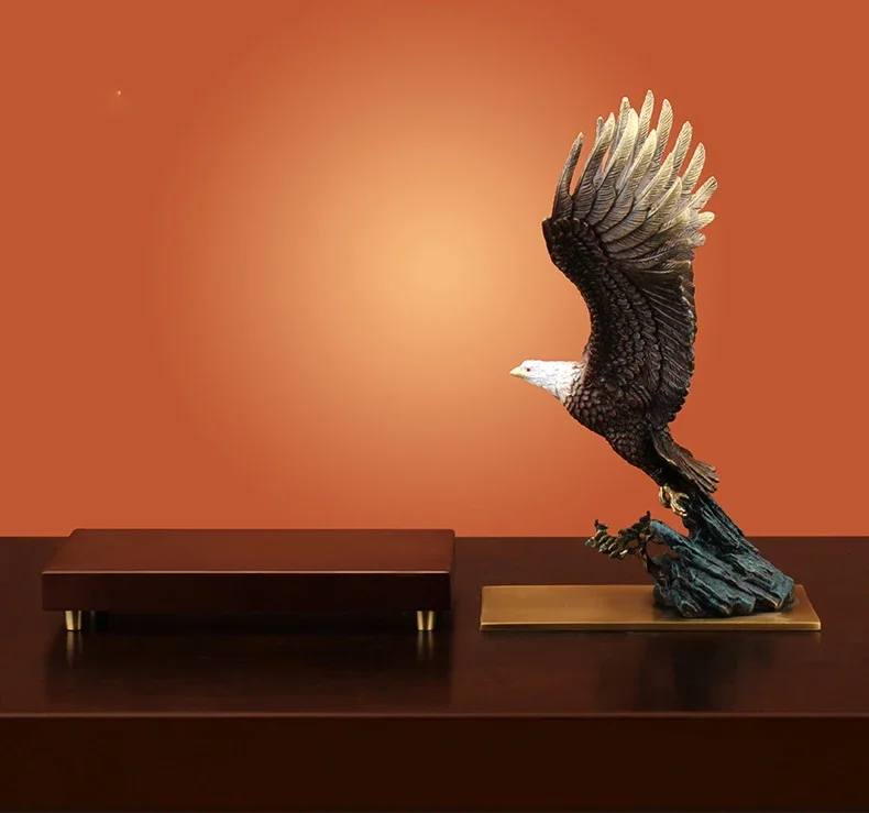 Luxury Feng Shui Home Decoration High-end Business Gifts Bronze Eagle Statue Sculpture   