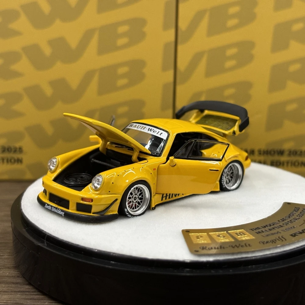 Литая под давлением модель автомобиля PGM 1:64 RWB930 Malaysia Edition