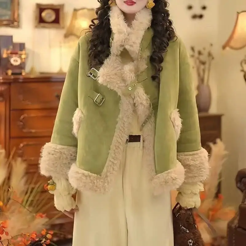Green Fur Integrated Lamb wool Jacket For women Winter 2026 Short Warm Thicken Small Jackets Casual Female Parker Outwear Top