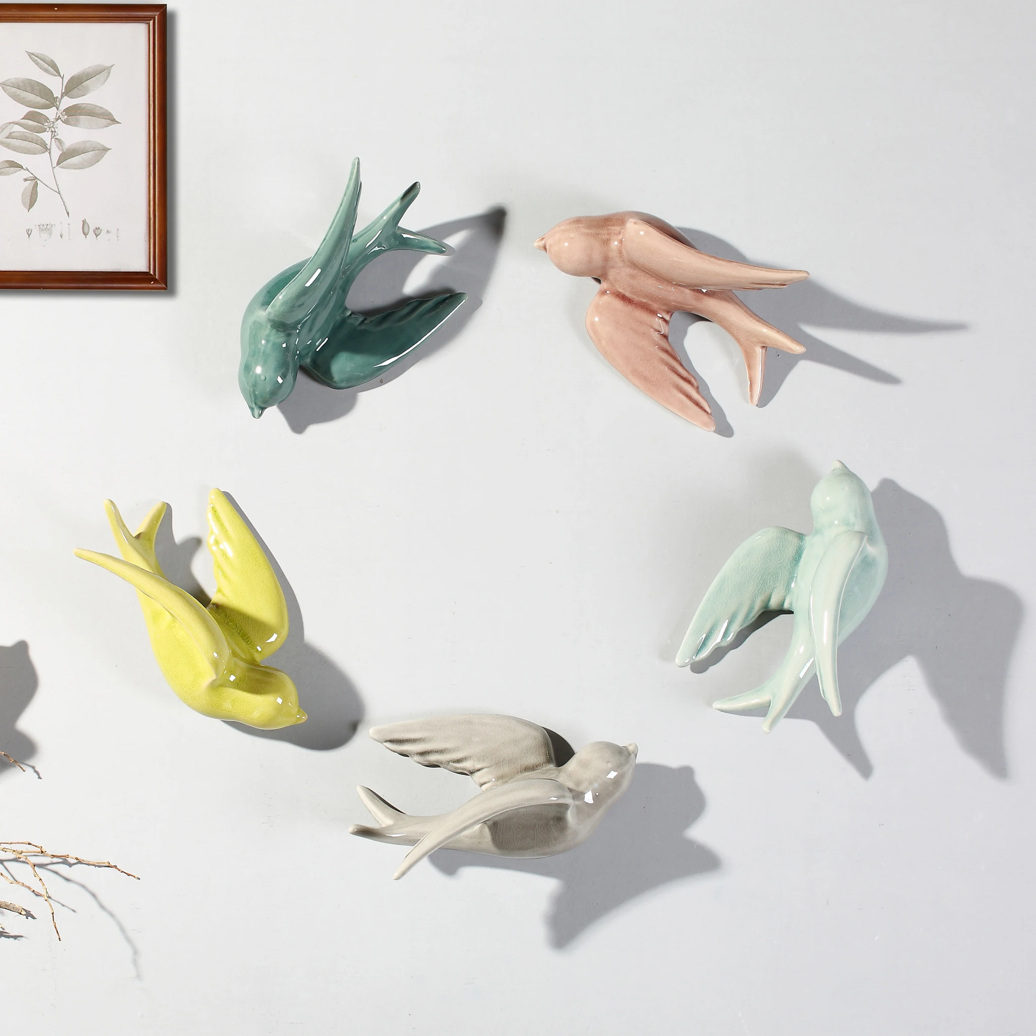 Set of 5 Crackle Glaze Ceramic Swallow Wall Decor 3D Flying Bird Wall Hanging Ornaments, Multi Color Wall Art Sculpture for Home