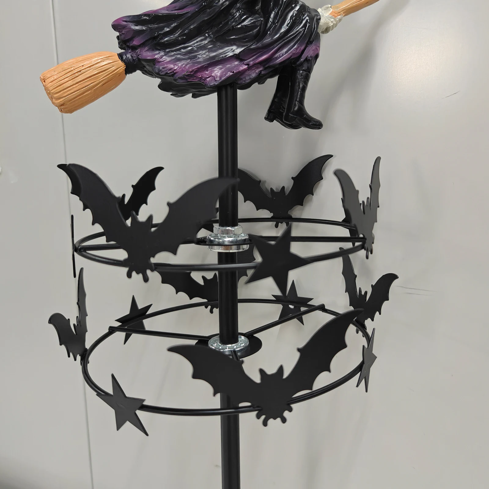 Mystery Witch Garden Wind Spinner Weather Resist Halloween Lawn Ornament for Garden Patio Pathway Fall Decorations - view 4