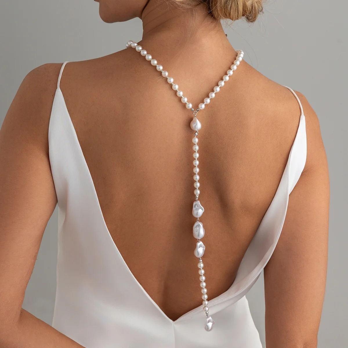 Französischer eleganter Barock-Halsschmuck mit unregelmäßigen Imitationsperlen und langen Quasten, Rückenkette für Damen und Herren, schicker geometrischer Körperschmuck – Detail 14