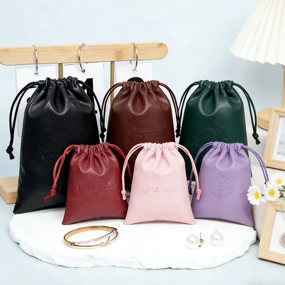 

Мешочки для украшений с индивидуальным логотипом, пылезащитные подарочные мешочки из искусственной кожи на шнурке, персонализированные для косметики, помады, серег, конфет