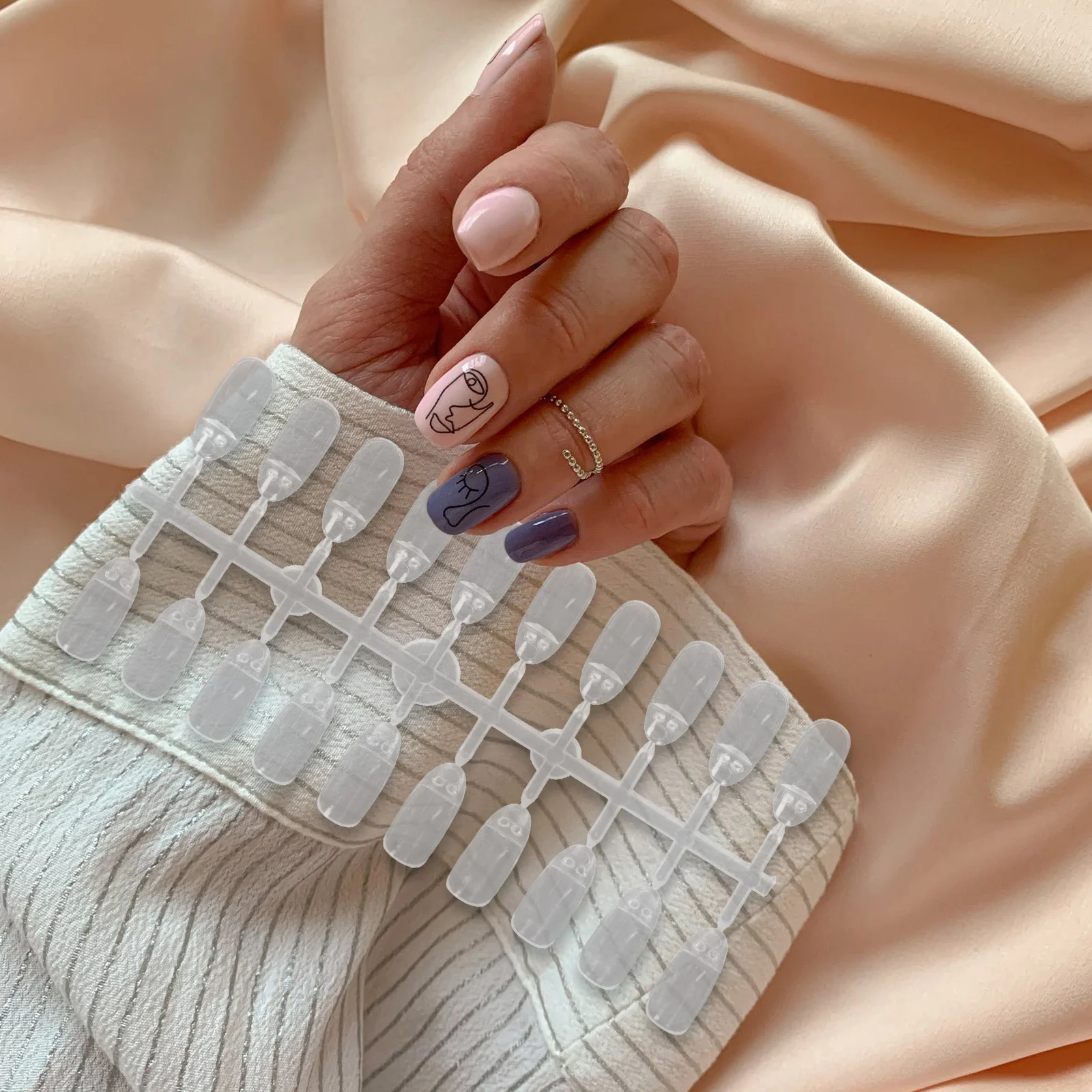 

5Sets Manicure Practice Nail Piece Color Cards Round Shape Smooth Fake Fingernail Tips for Nail Salon Tool Supplies Display