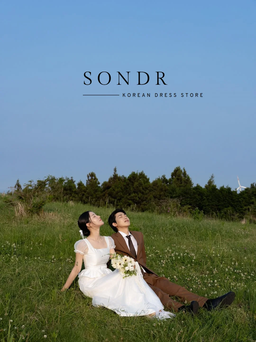 ชุดแต่งงานสไตล์เกาหลีสุดน่ารักแบบสั่งตัดพิเศษสำหรับถ่ายภาพ คอทรงยู แขนพอง ผ้าไหมซาติน ชุดราตรีงานแต่งงาน