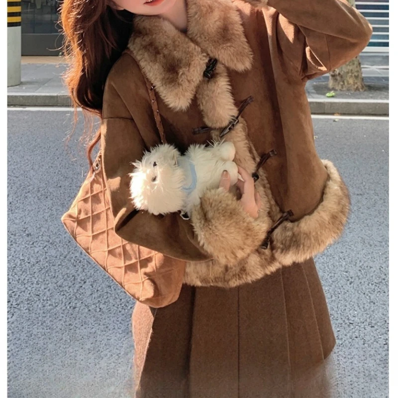 

Vintage fluffy stitching suede jacket women's 2025 autumn and winter Maillard thickened horn buckle