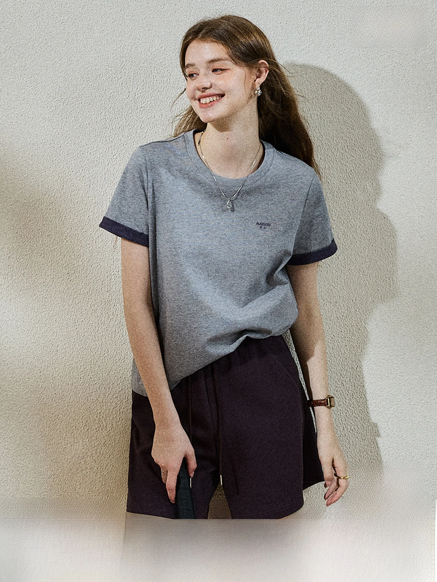 100% Cotton Short Sleeve T-Shirt Summer Lightweight Commute Work Simple Clean Shoulder Line Slimming Top for Young Women
