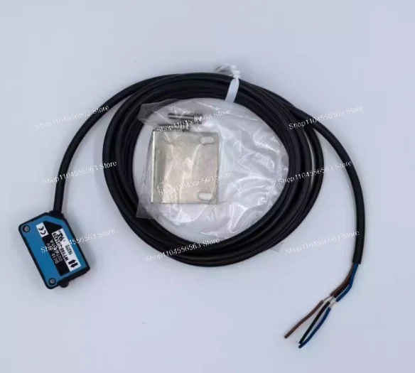 

WTB8-P2131 Совершенно новый оригинальный набор из трех модулей промышленного датчика/контроллера