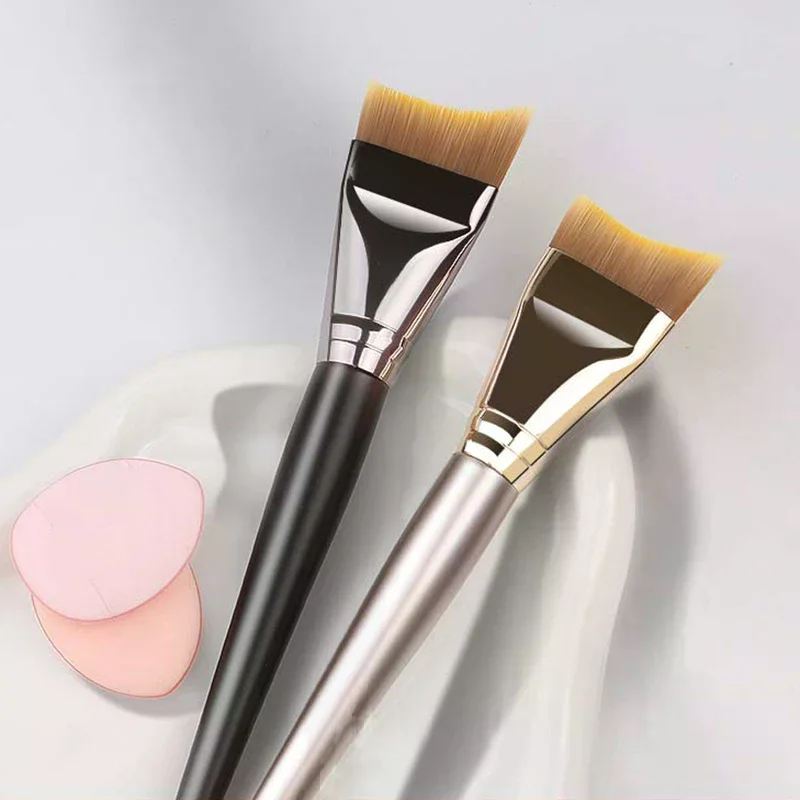 Pennello per fondotinta a mezzaluna ultra sottile Pennello per contorno viso leggero Pennello per contorno con manico in legno Strumento per fondotinta misto