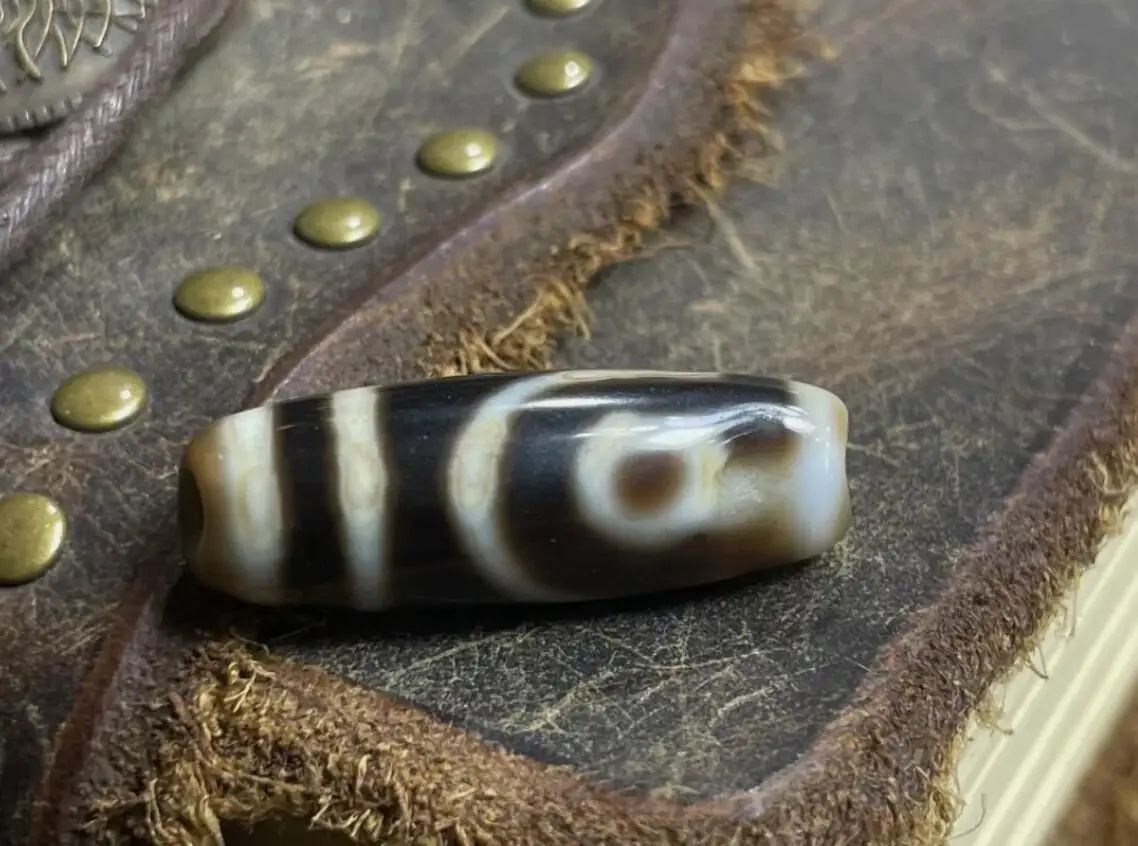 Tibetan Nepalese Himalayan Ancient agate Old Dzi Talisman 2 eye Beads Amulet