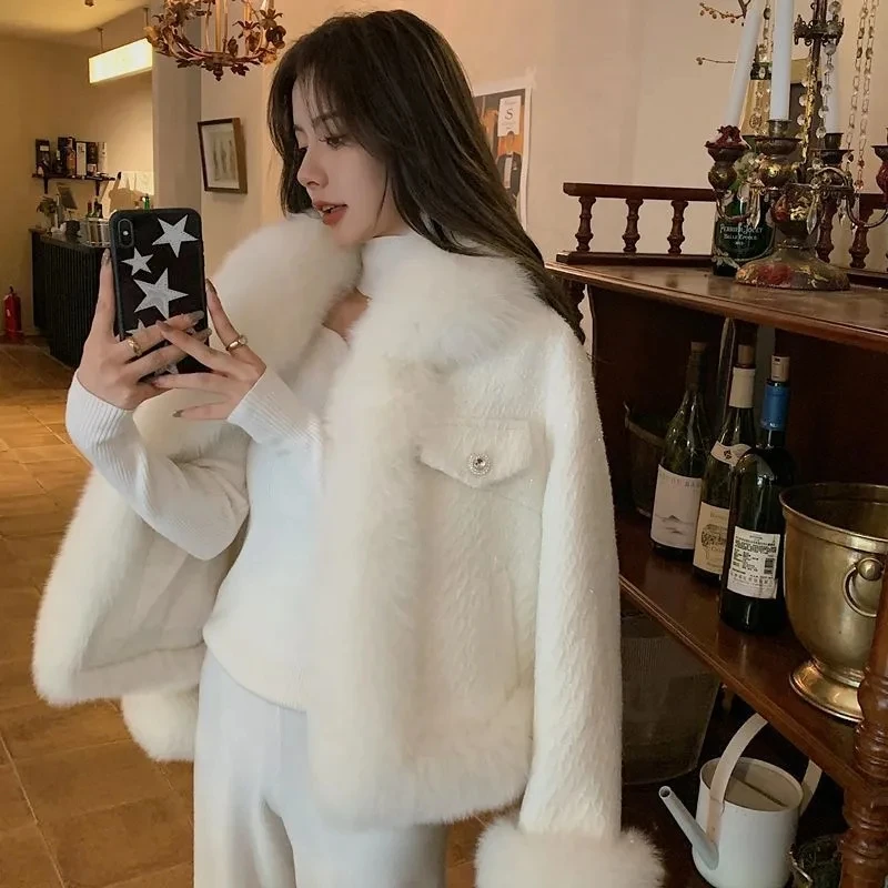 Short Small Fragrance Style Fur Coat for women 2026 Autumn Winter New Spliced Coarse Tweed Environmentally friendly Fox fur Top
