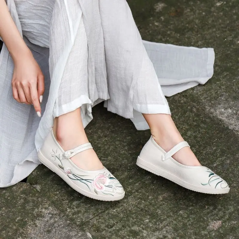 Zapatos antiguos, zapatos bordados, zapatos antiguos de tela de Beijing, suela suave, cómodos zapatos étnicos Hanfu, zapatos bordados de estilo chino