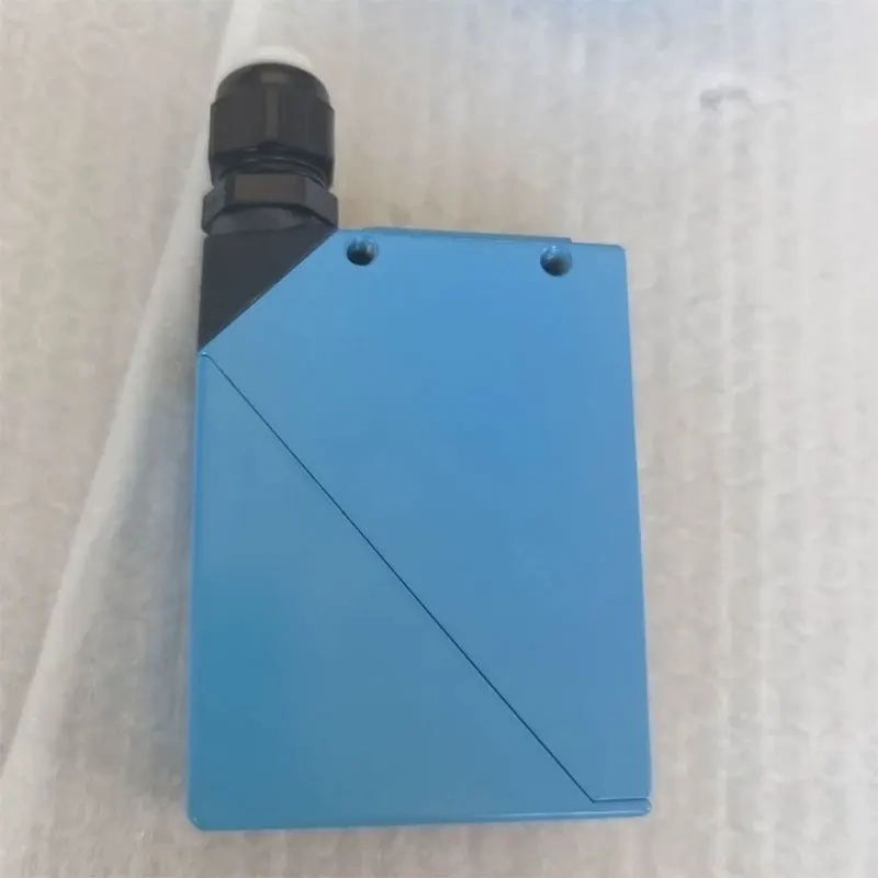 100% New and Original WS/WE24-2B230 WS24-2D230 WE24-2B230 Photoelectric Sensor FedEx /UPS fast delivery Warranty One-year