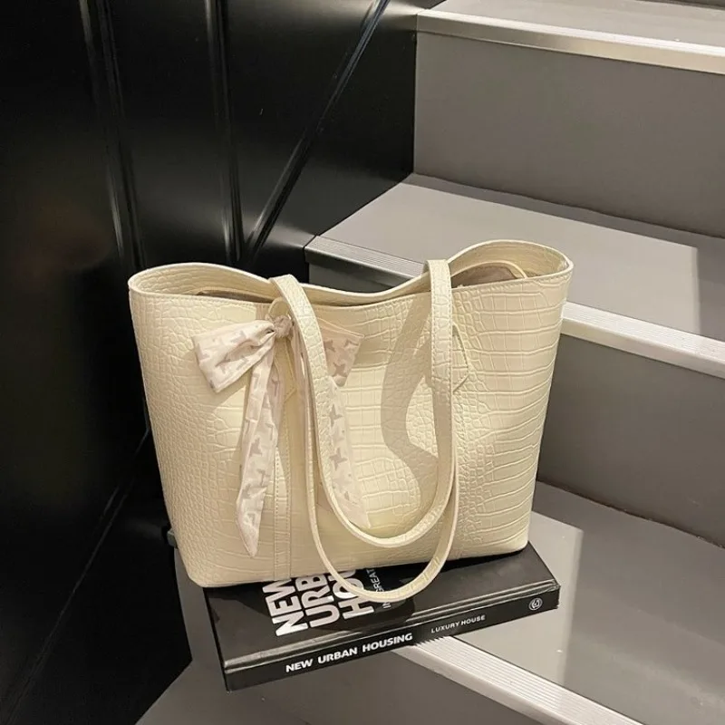 

Classic Vintage Unique Designer Diaper Bags For Women Luxury Leather Large Capacity Elegant Crossbody Tote Bag High-End