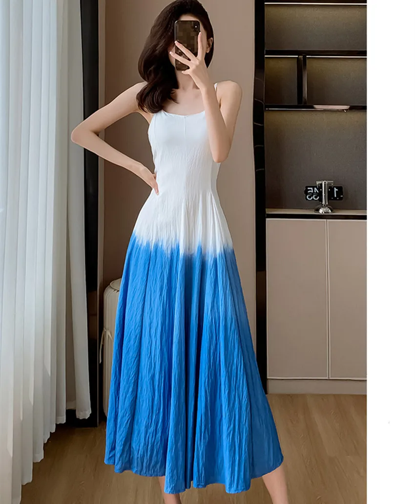 2024 Zomervakantie Strand Midi Jurk Chique Mode Vrouwen Spaghettiband Blauw Wit Gradiënt Slanke Taille Rugloze Boho Kleding