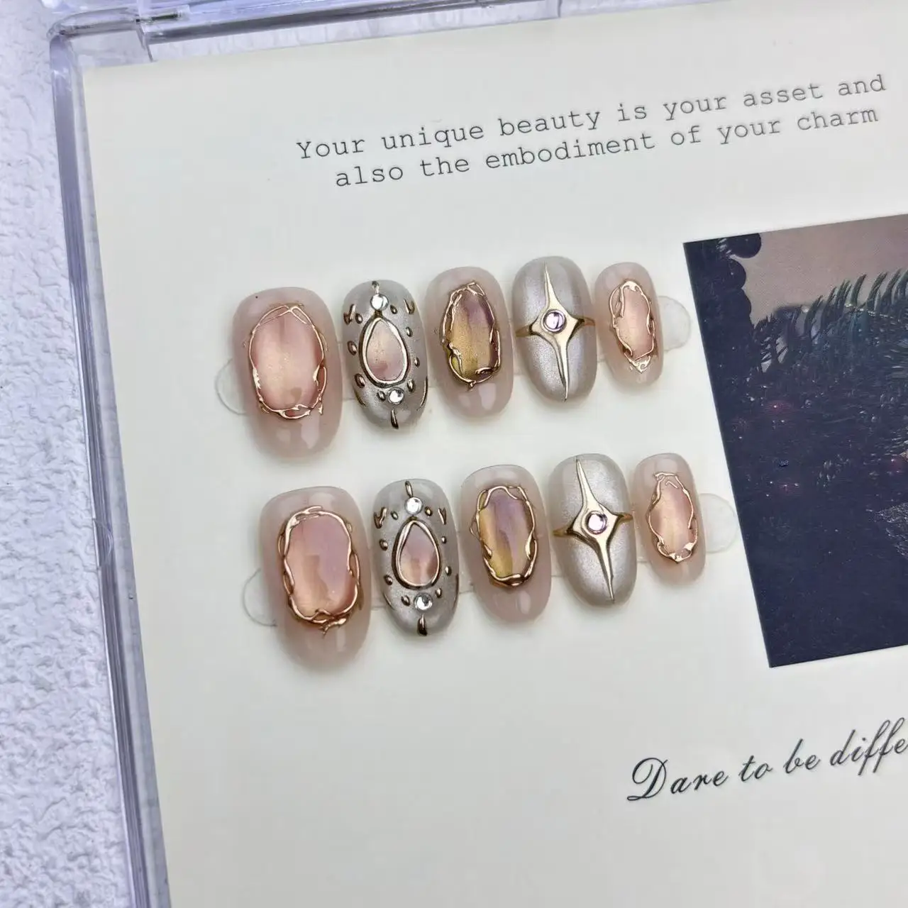 

10Pcs Delicate Handmade Armor Retro Exotic Baroque Cat Eye Gilt Edge Relief Niche Press on Nail Tip Art Girl Gift