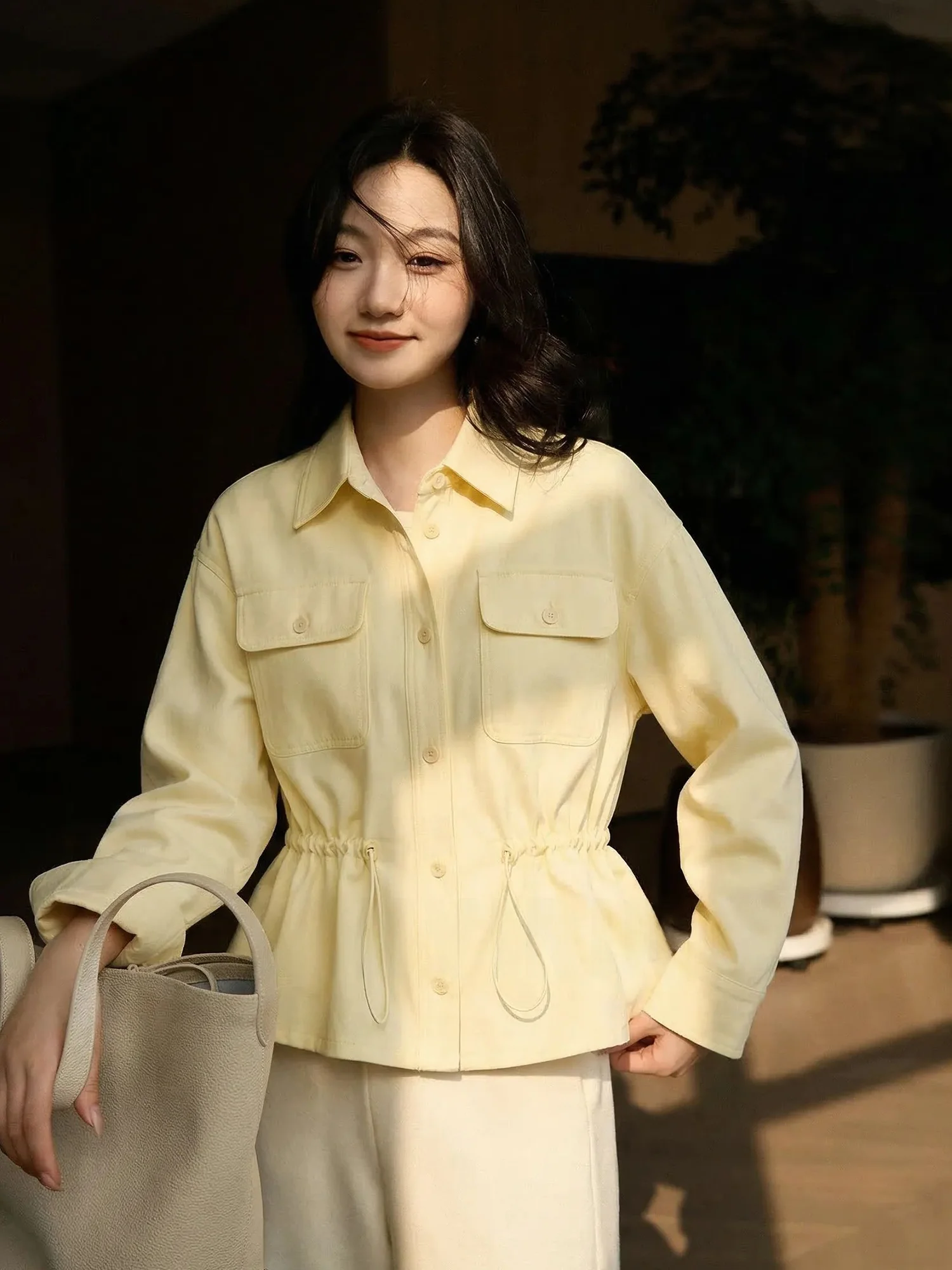 

Элегантная свободная женская рубашка с воротником, эффект стройности, удобный крой, летняя офисная одежда, с длинными рукавами, однотонная.