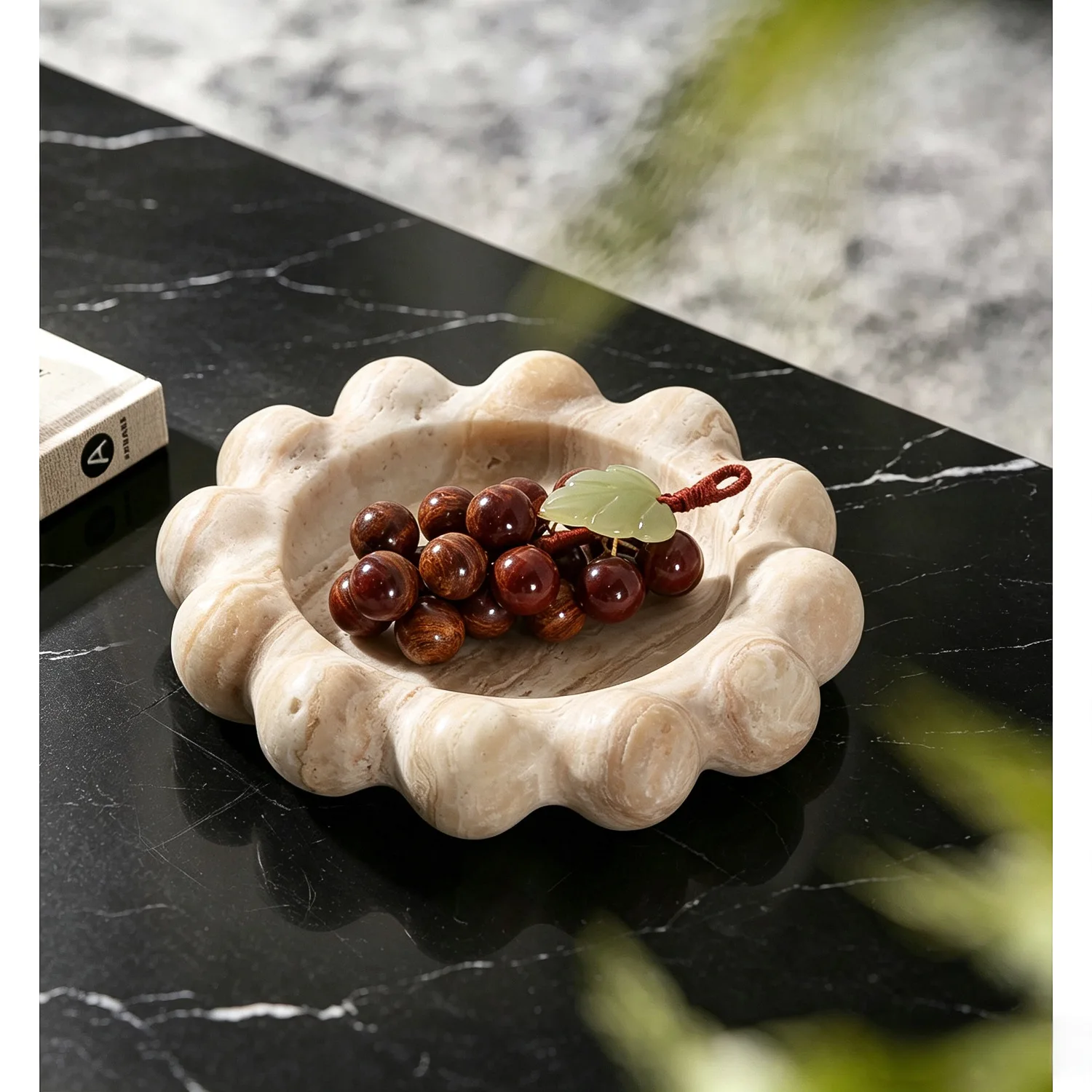 Medieval French wabi wind natural marble fruit plate designer model room jewelry storage plate tabletop ornament