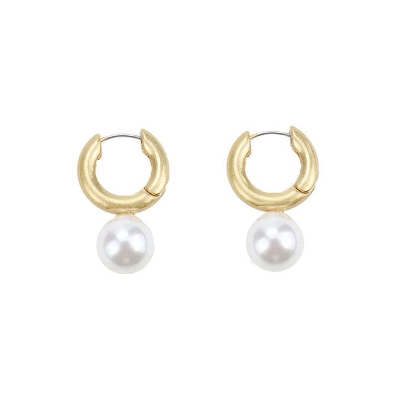 Vintage alloy earrings, suitable for daily wear. Avant garde metal personalized earrings, a must-have for parties