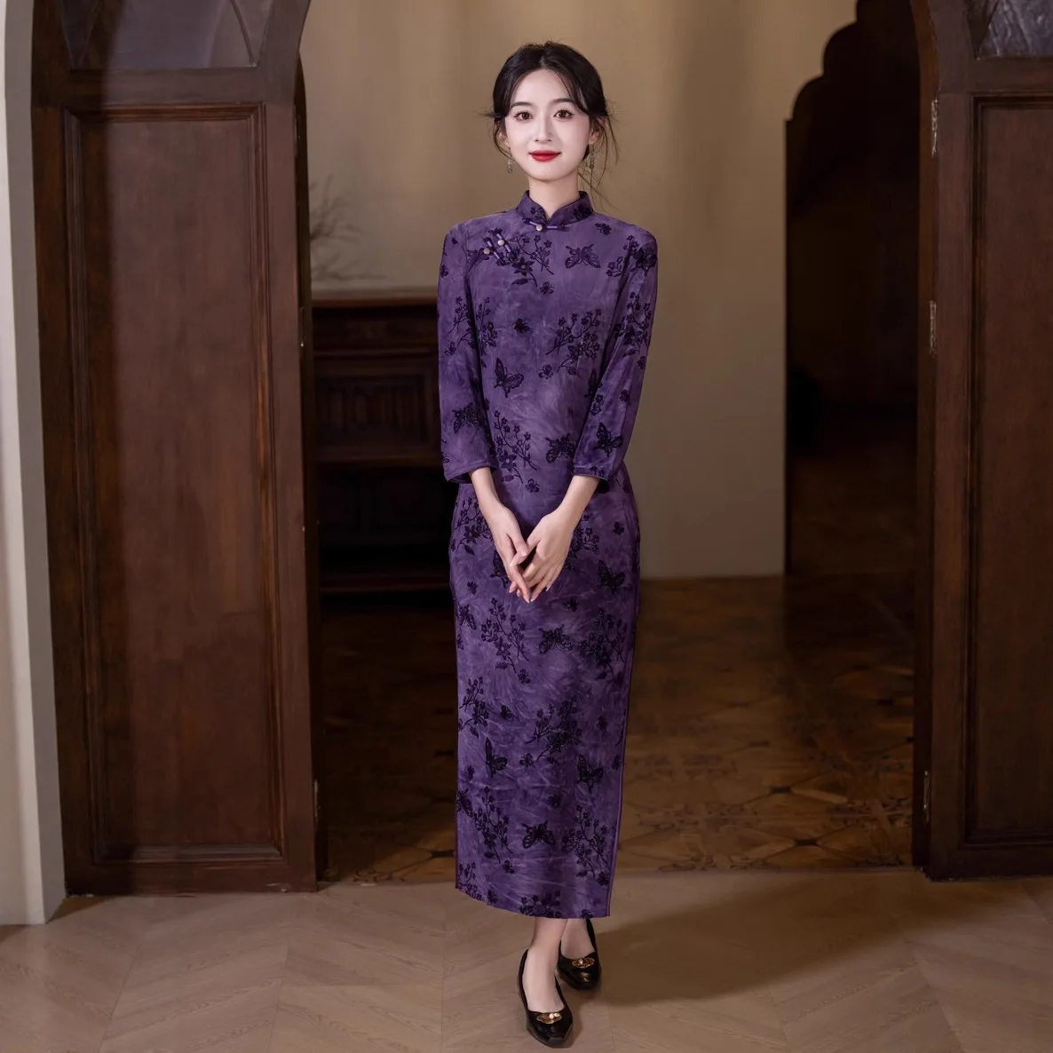 2025 Autumn/Winter Purple Chinese Style Improved V Cheongsam New Chinese Style Large Size Female Long Dress Qipao