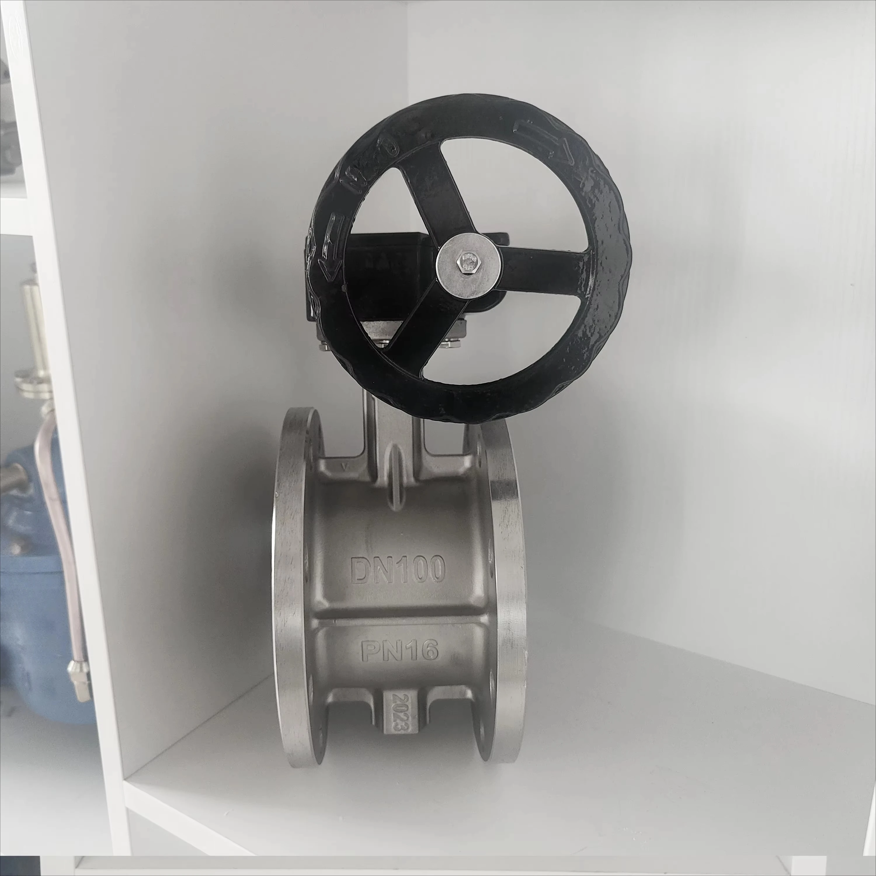 Valvole a farfalla a doppia flangia da 5 pollici con valvola a farfalla manuale saldata in acciaio inossidabile D341X-16C personalizzate