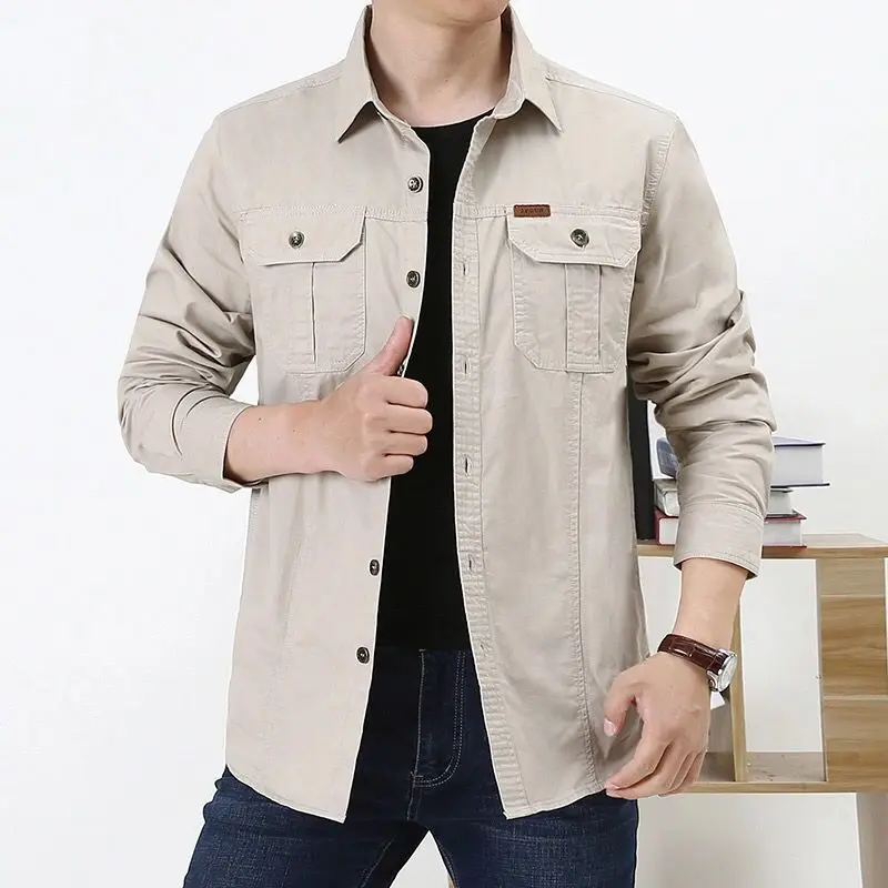The Shirt Man Has A Multi-pocket Lapel Men's Casual Shirt Long-sleeved Coat New Men's Wear That Is Simple Fashionable and Casual