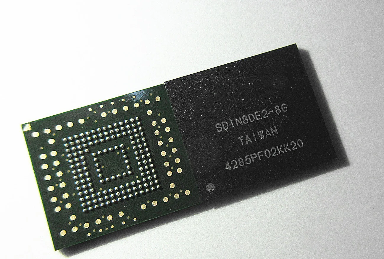 

SDIN8DE2-8G SDIN8DE1-8G SDINBDG4-8G EMMC04G-M627 10PCS