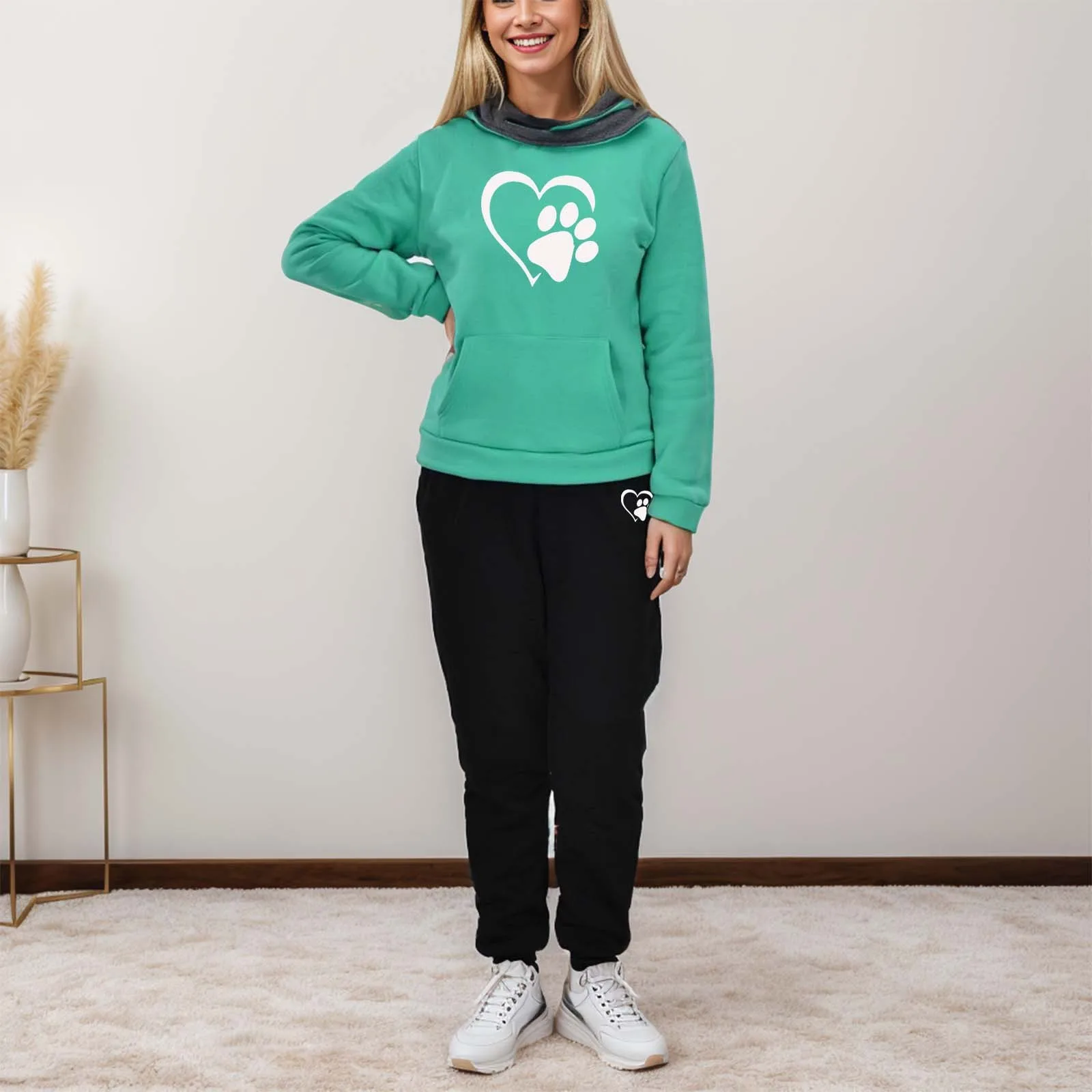 Traje deportivo con estampado de gato amoroso para mujer, traje informal cálido de forro polar con capucha y pantalones, moda de otoño e invierno