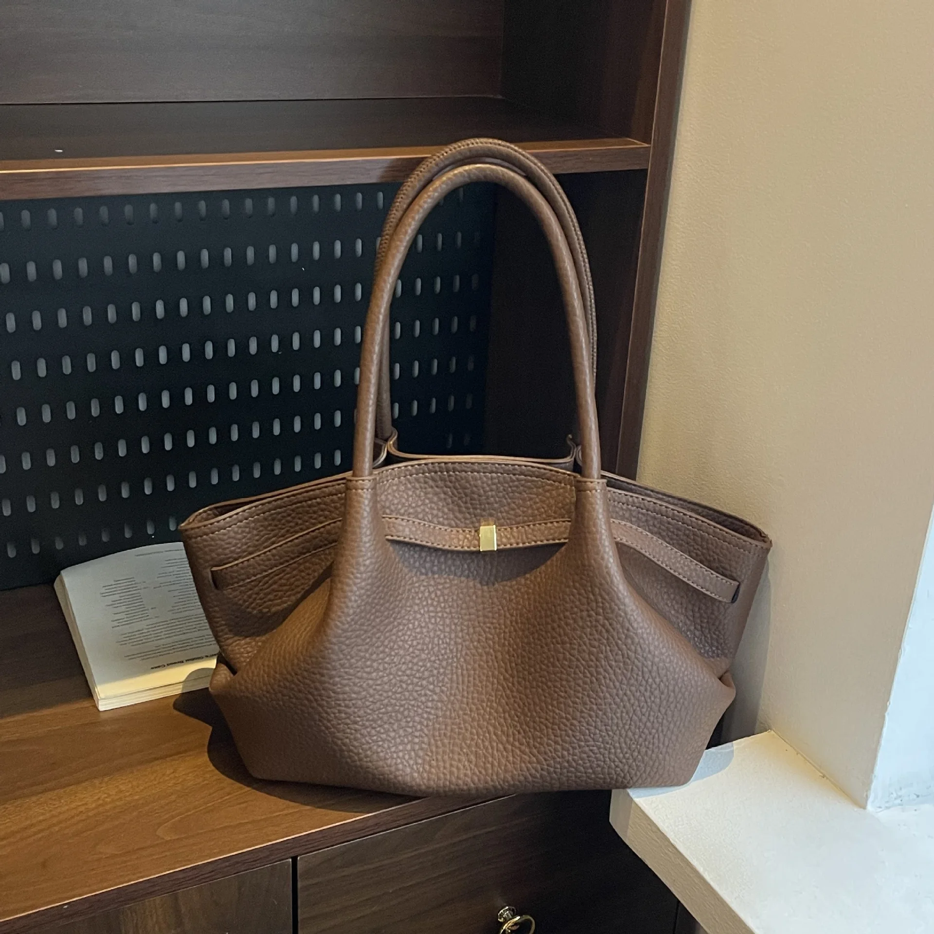 

New Luxury Vintage Leather Tote Shoulder Bag 2025 Autumn Large Capacity Crossbody Bags Unique Fold Design Underarm Handbag