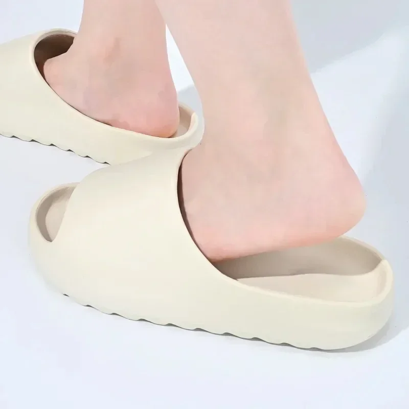 Women Men Slippers New Arrival Soft Bottom Slides Comfortable Outdoor Beach Sandals Thick Platform EVA Anti-Slip Home Slippers