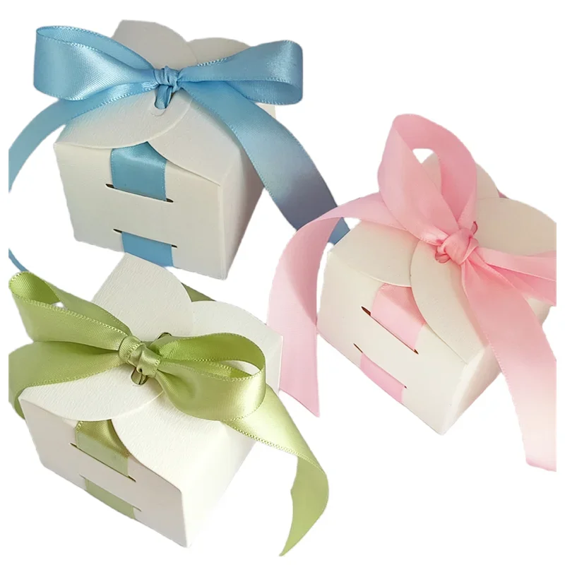 New Paper Gift Box White Embossing Small Candy Box Wih Ribbon Packaging Wedding Favor Decoration Baby Shower Party Supplies