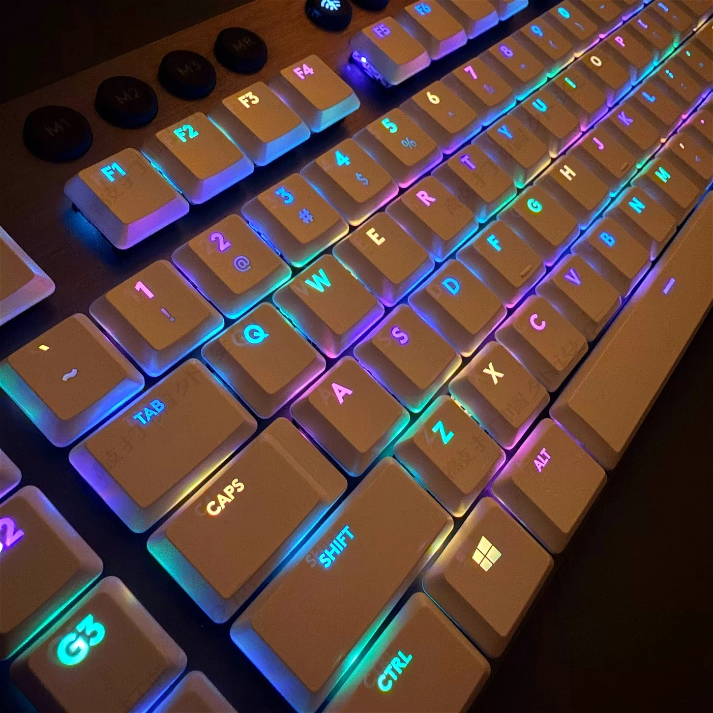 Suitable for Logitech G913 Mechanical Keyboard G913TKL G915 G813 G815 Keycaps, US and European Versions, Transparent Keycaps