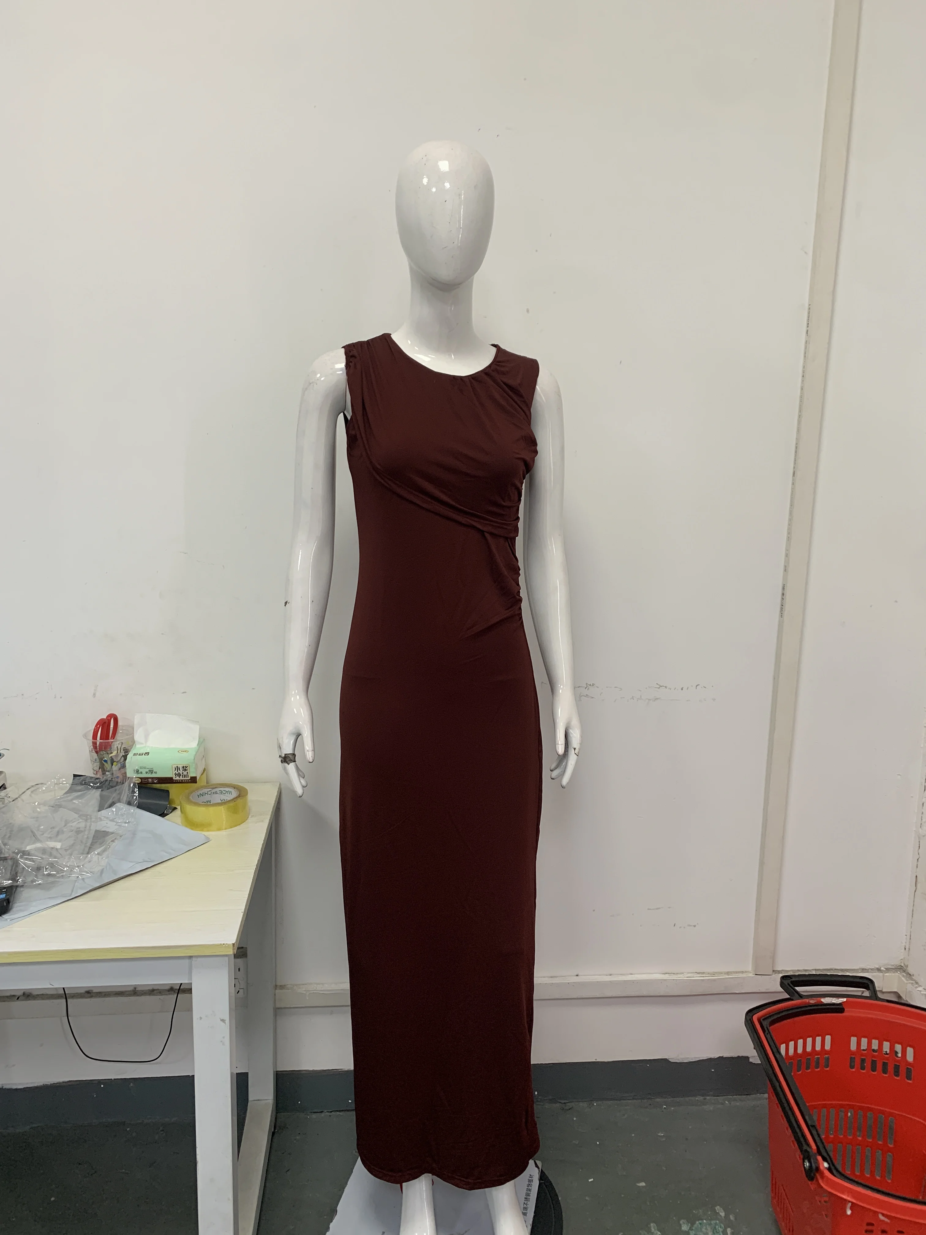 

Versatile women's new fashionable slim fit folding sleeveless solid color vest with waist cinching long skirt