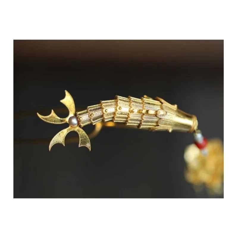 

Gold-plated Inlaid Anti-pearl Craft Fish Play Lotus Hairpin Fish Can Move Hanfu Accessories Antique Jewelry