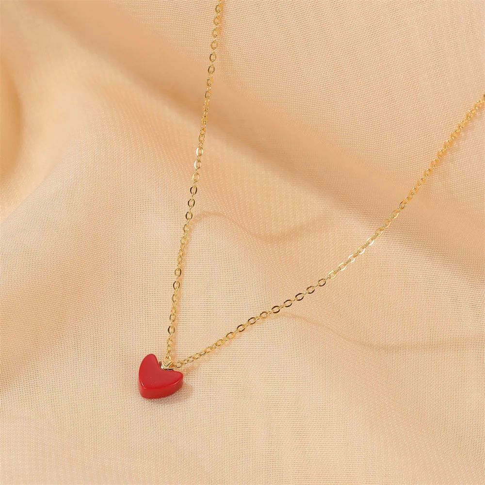 Korean Simple Red Love Heart Necklace For Women Choker Girls' Versatile Little Red Heart Pendant Neck Necklace 2024 Trending New