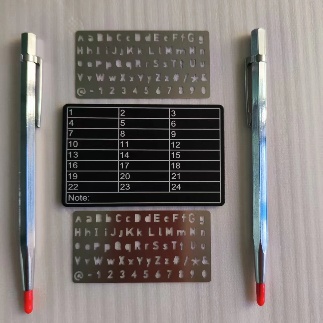 도지코인, 비트코인 및 안전한 통화 비밀번호 저장에 적합한 소형 안전 비밀번호 책, 모든 BIP39 표준과 호환