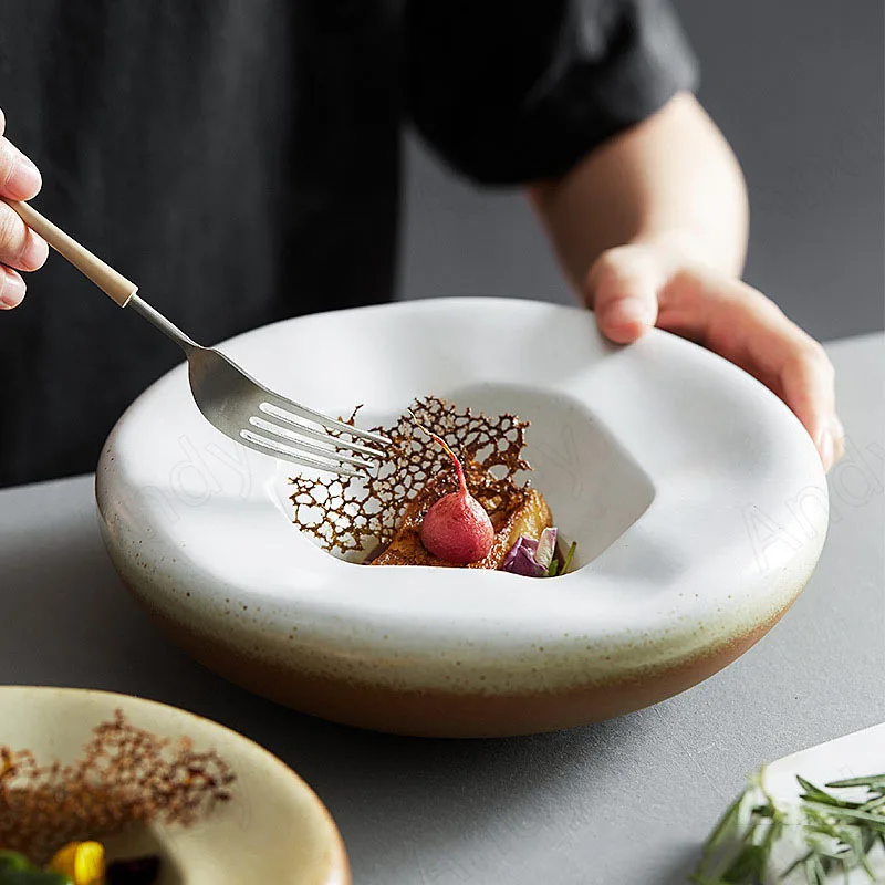 

Креативная керамическая обеденная тарелка ручной работы, необычный декор, тарелки для фруктов и салатов, современное художественное настольное блюдо для стейка, кухонные аксессуары