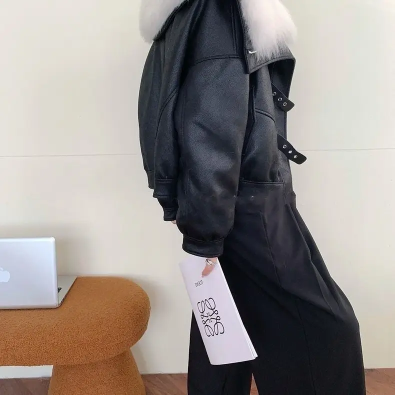 2025 abrigo de piel de imitación de invierno versión coreana femenina de piel de motocicleta un abrigo grueso