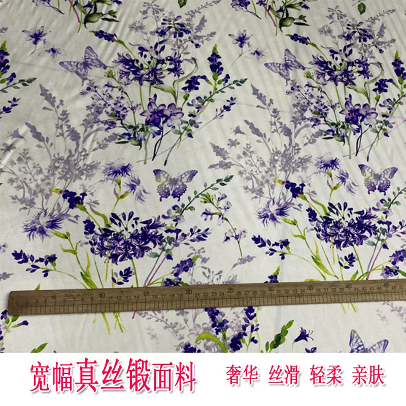 ดอกไม้บนพื้นหลังสีขาวกว้าง High-End ผ้าไหมปลอมผ้าเสื้อ Cheongsam สลิงเสื้อผ้าผ้าฤดูร้อน