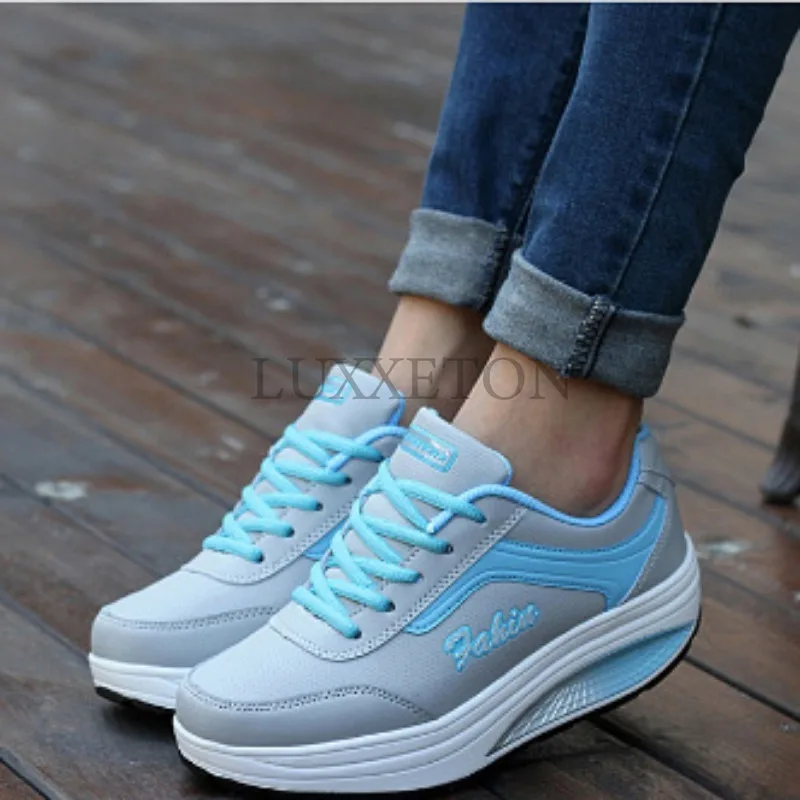 New Outdoor Autumn Winter Women Rocking Shoes with Thick Leather Surface and Sponge for Comfortable Travel Sports Women Shoes