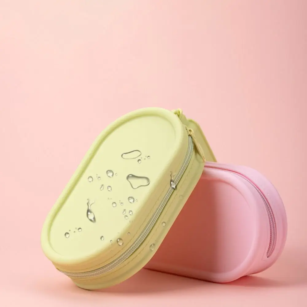 

Small Korean Style Silicone Cosmetic Bag Waterproof Round Silicone Coin Purse Portable Zipper Make Up Pouch Bag Man