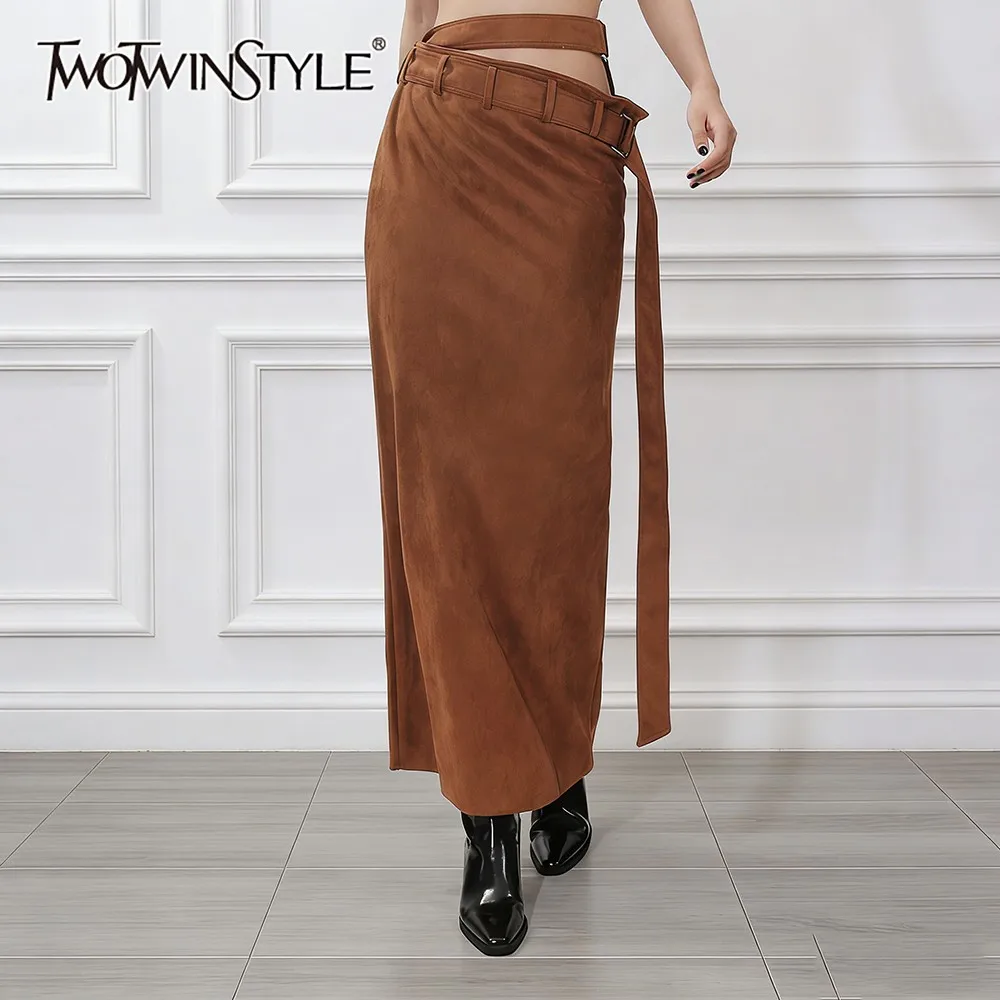 

TWOTWINSTYLE коричневая повседневная юбка с поясом, женская свободная уличная одежда с высокой талией, винтажные женские длинные юбки, осенняя новая мода