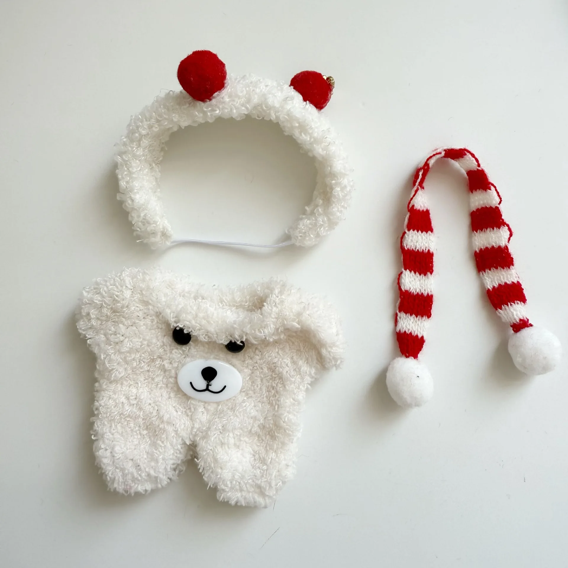 Ropa para muñecas Labubu de 1a generación y tercera generación de 15/17 cm: adorable conjunto de peluche de oso que incluye pompones, bufanda de pompones y mono de felpa