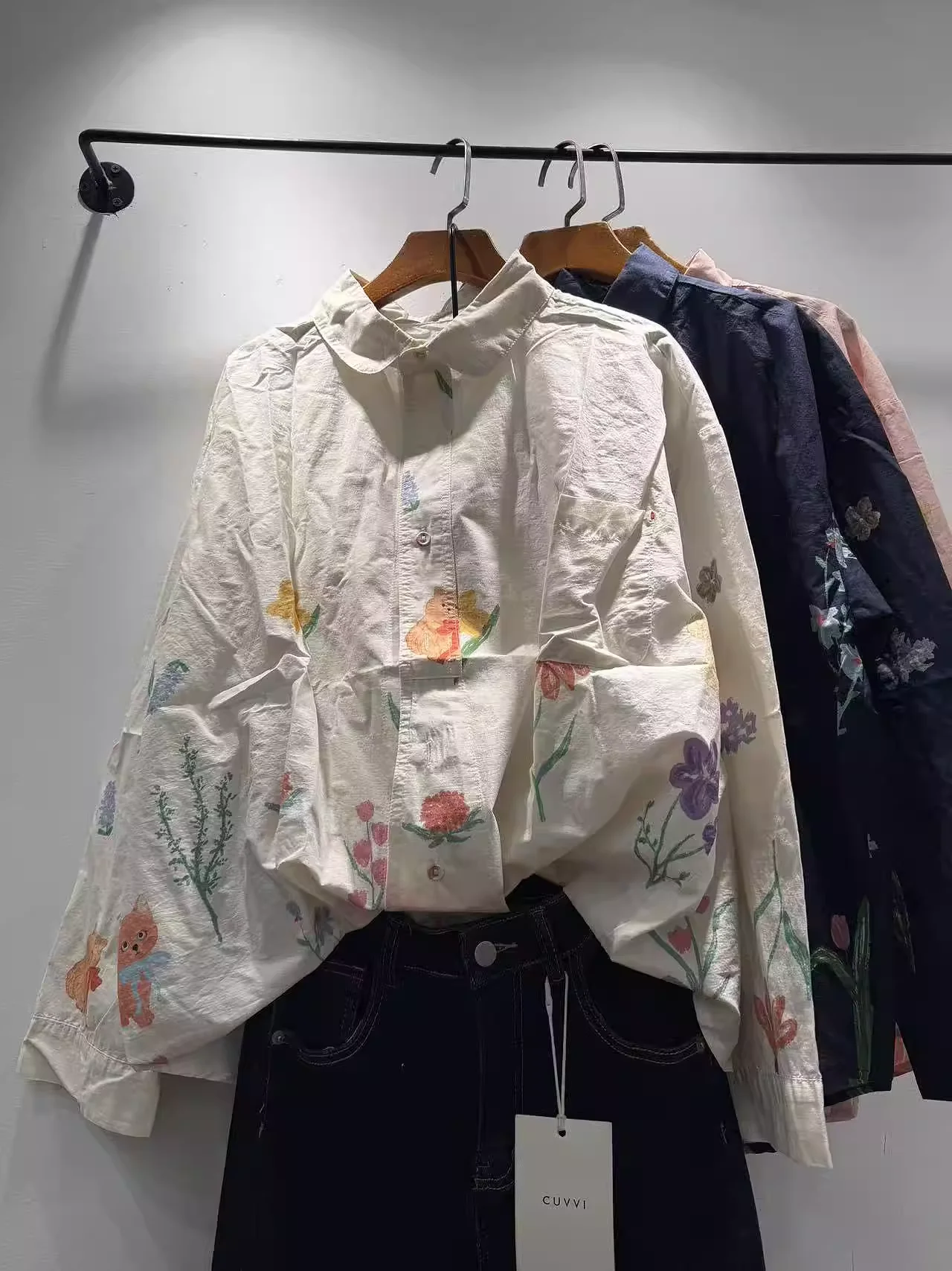 

Рубашки оверсайз из чистого хлопка оригинального дизайна, обхват груди 124 см, для женщин, осенняя японская мода, рубашки с цветочным принтом, блузки с длинными рукавами